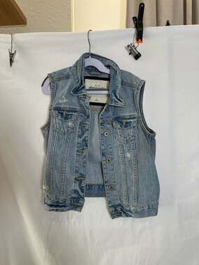 Abercrombie Kids Distressed Denim Vest Light Wash Size XL